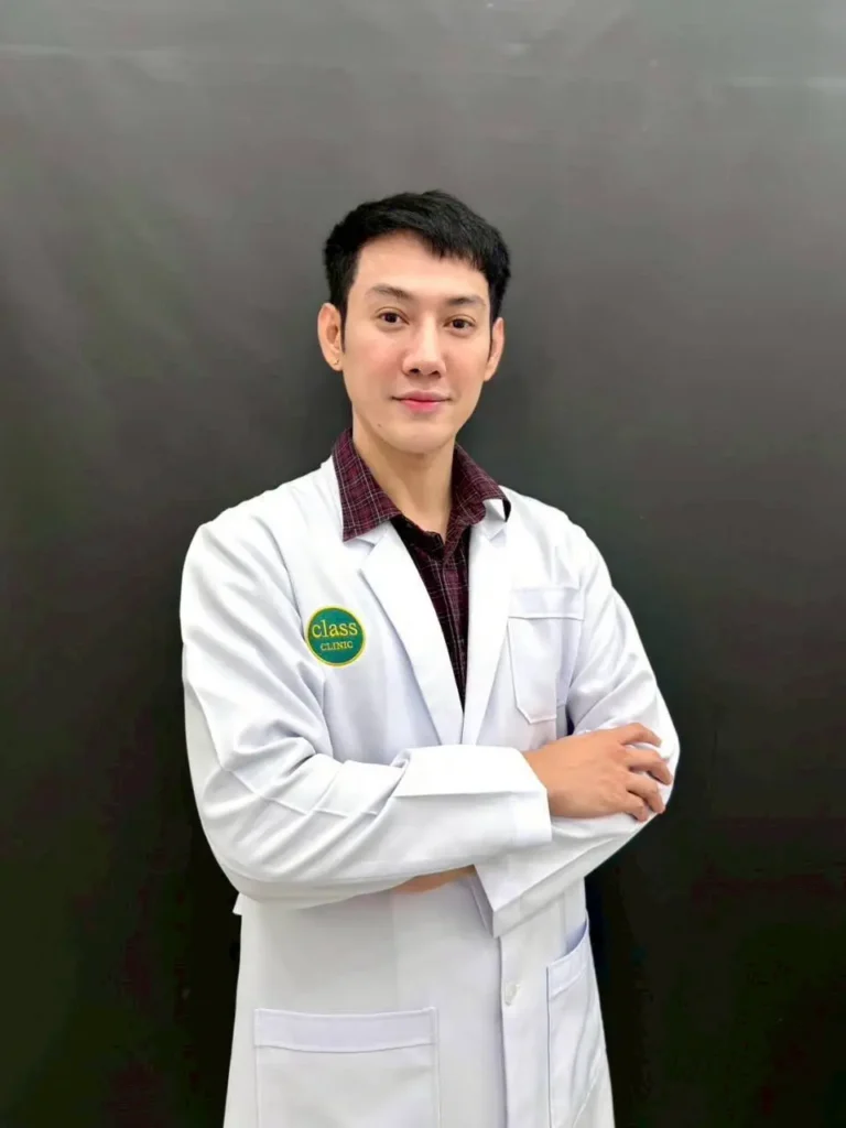 น.พ.จิรัฎฐ์ แย้มสุขสิริรัฐ (หมอบอล) แพทย์ประจำ Class Clinic โคราช